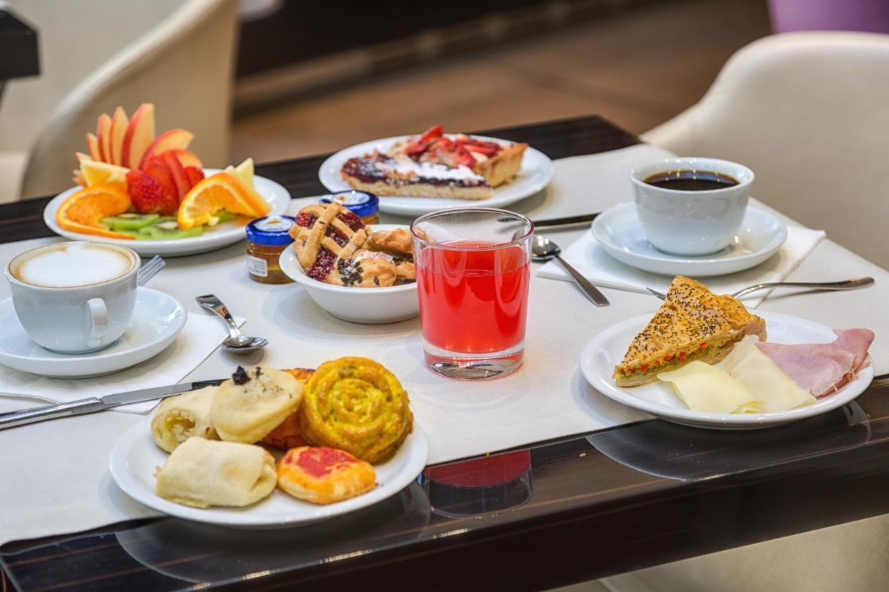 Quality Hotel Green Palace Monterotondo  Esterno foto